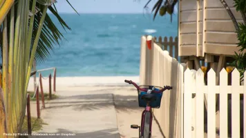 <p>The Florida Coastal Lifestyle: Where Every Day Feels Like a Getaway (Even Tuesdays)</p>