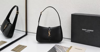 <p>YSL Niki vs Le 5 à 7 One Should You Buy?</p>