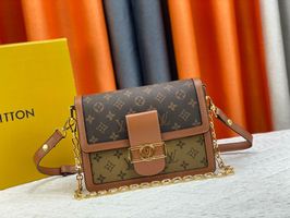<p>How to Choose a Louis Vuitton Crossbody Bag for Everyday Style and Different Occasions</p>